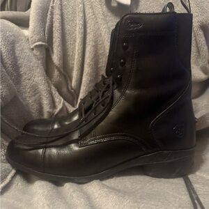 Ariat heritage paddock padlock